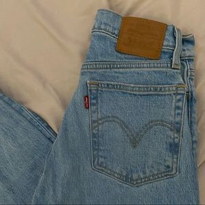 LEVIS wedgie straight leg